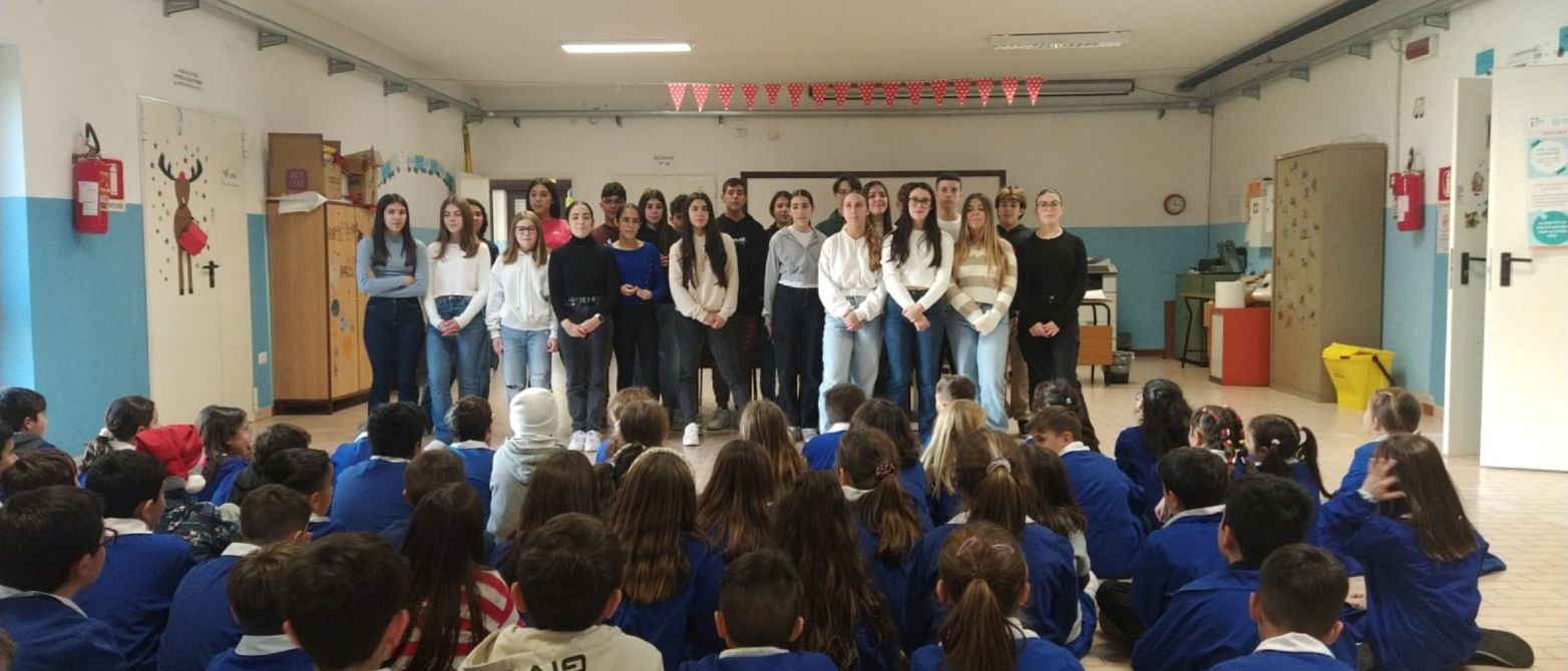 Actuación alumnos Via Parigi. Selargius