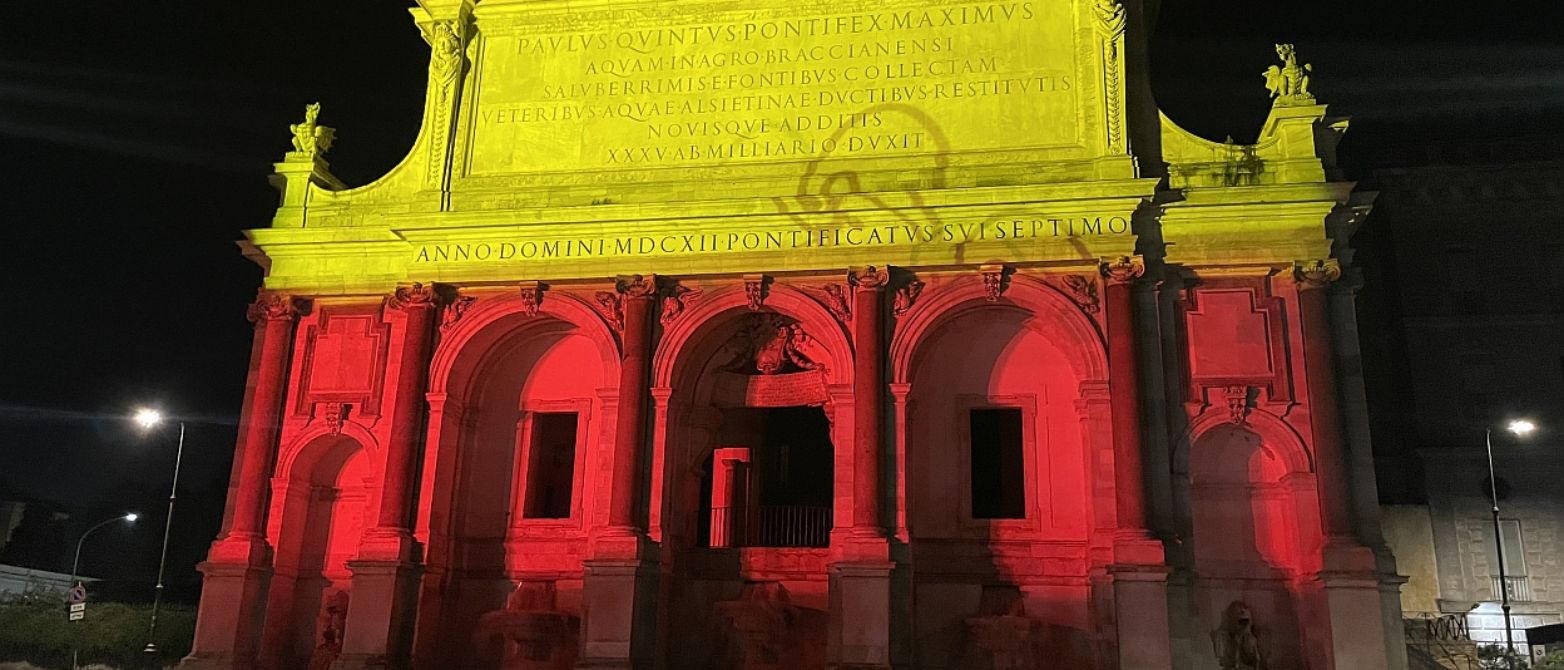 Fontanone del Gianicolo con i colori della bandiera spagnola