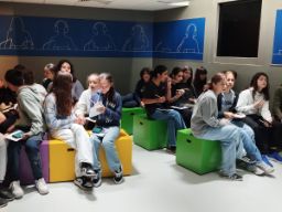 Nuestros alumnos y alumnas en plena acción.