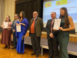 Entrega de diplomas de español C1 al alumnado de la ALCE de Zúrich
