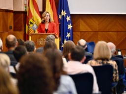 La ministra Pilar Alegría reivindica la memoria de los maestros represaliados durante la Guerra Civil española