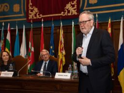 Michael Fullan durante la conferencia