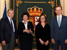 Celaá y Duque presentan el libro Bolonia 20 años después de Montse Palma