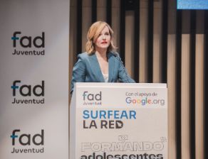 Pilar Alegría apuesta por educar en el pensamiento crítico a los jóvenes frente a la desinformación