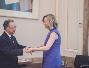 Pilar Alegría se reúne con Juan Jesús Vivas, presidente de Ceuta